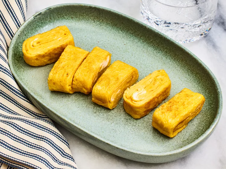 Japanese Rolls Omelete
